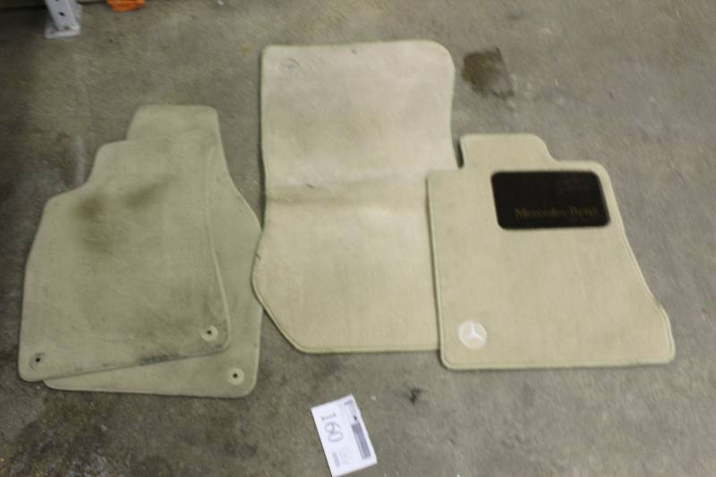 lot 160 image: Lot of (4) Mercedes Benz Floor Mats