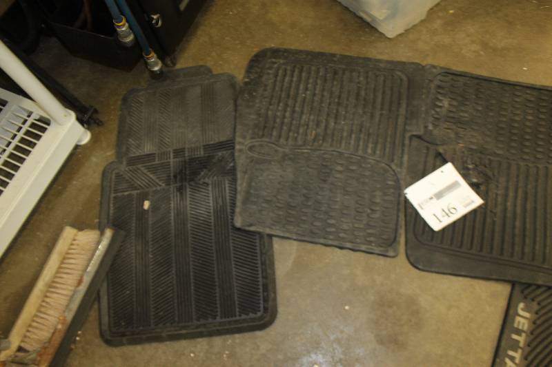 lot 146 image: Lot of (3) Landrover Floor Mats