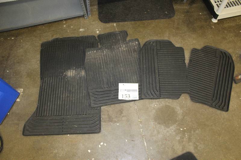 lot 153 image: Lot of (4) BMW Floor Mats