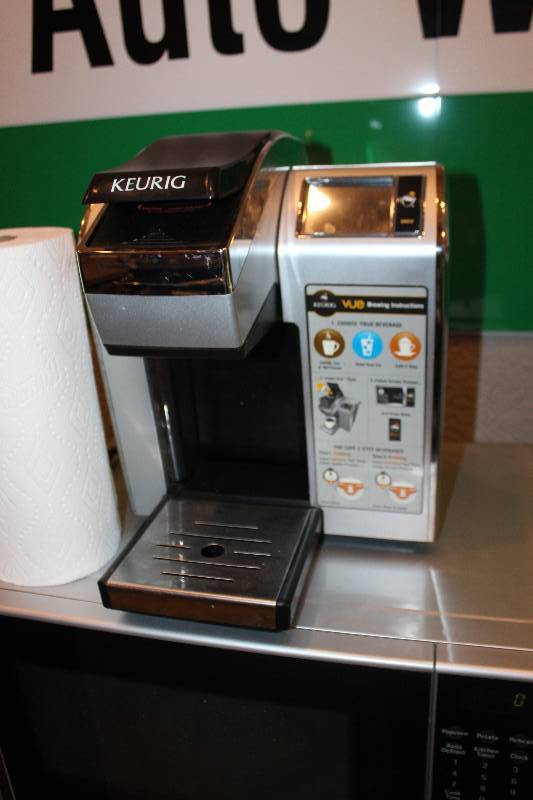 lot 124 image: Keurig Vue CoffeeTeaHot ChocolateLatte Machine