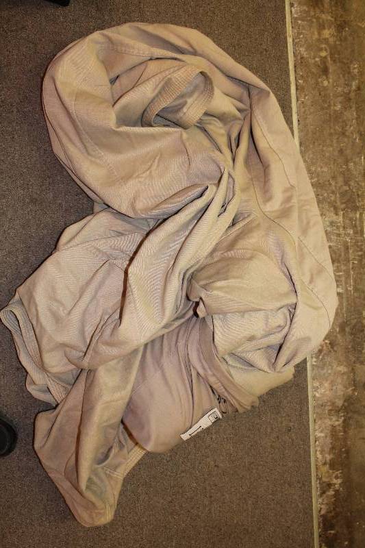 lot 135 image: Car Cover