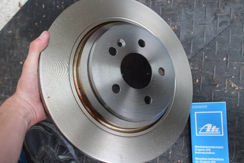 lot 252 image: Mercedes Benz Brake Rotors