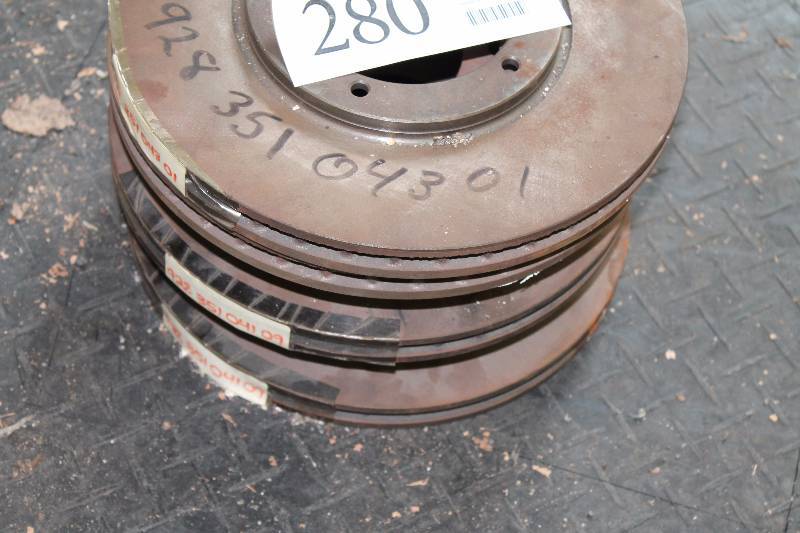 lot 280 image: Porsche 928 Rotors set of 4
