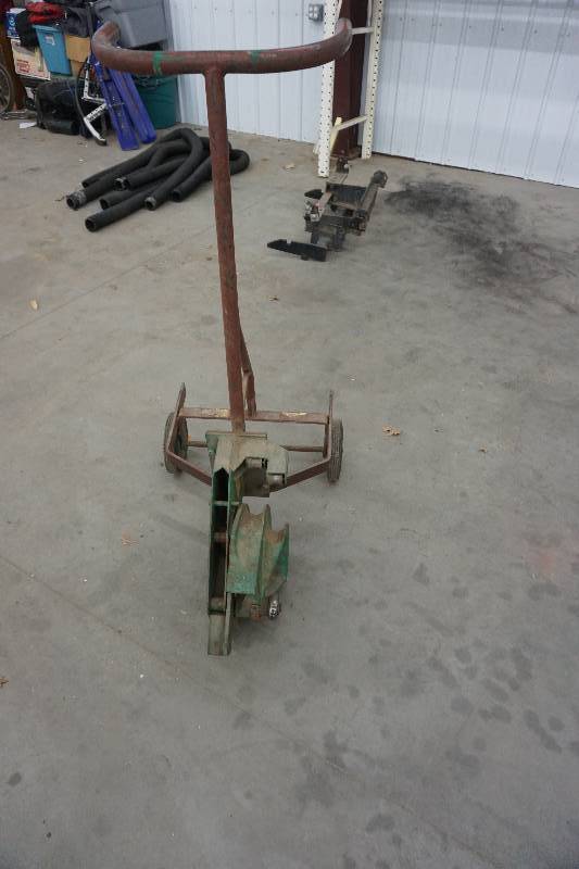 lot 21 image: Greenlee Tools Model 1801 Commercial Heavy Duty Wheeled Pipe Bender