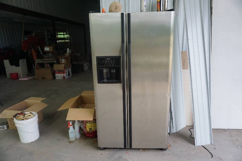 Kenmore Model 253.54663408 25 Cubic Foot Side By Side Refrigerator