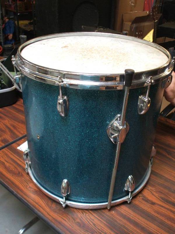 lot 317 image: FLOOR TOM