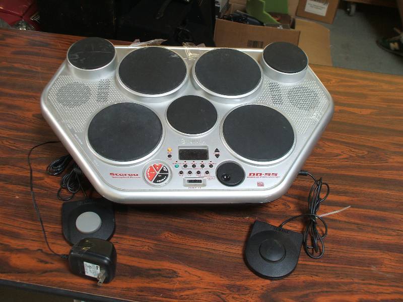 lot 320 image: YAMAHA DRUM PADS