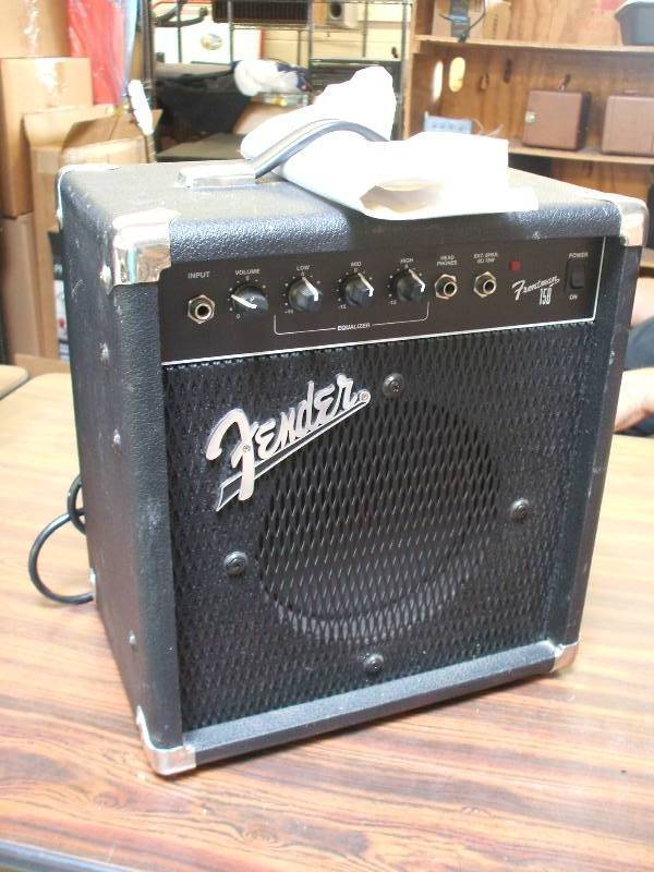 lot 326 image: FENDER AMP