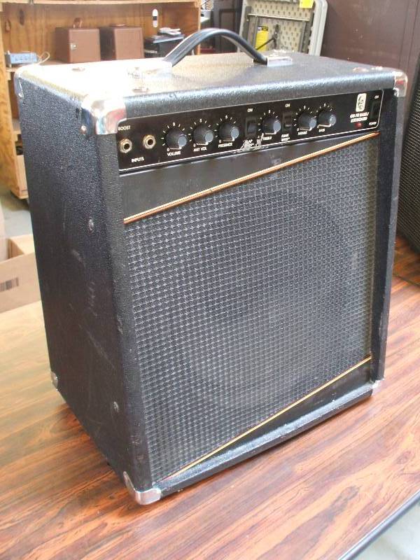 lot 328 image: GORILLA AMP
