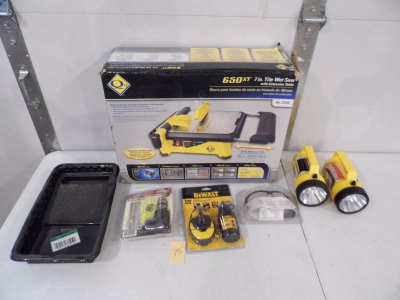 Store Return Tile Saw - Tools