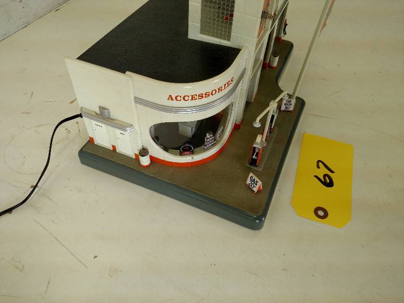 lot 67 image: The Gulf Service Station Clock