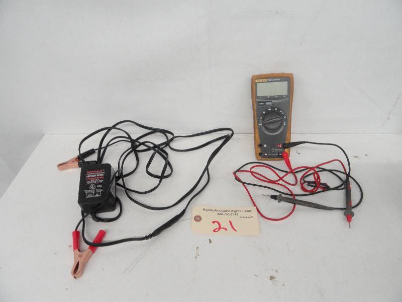 Multimeter & Battery ChargerMaintainer