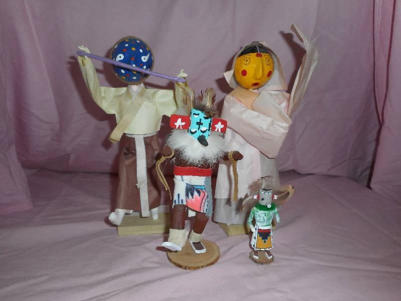 lot 4 image: Vintage Lot of Korean Folk Mask Dancing  Dolls