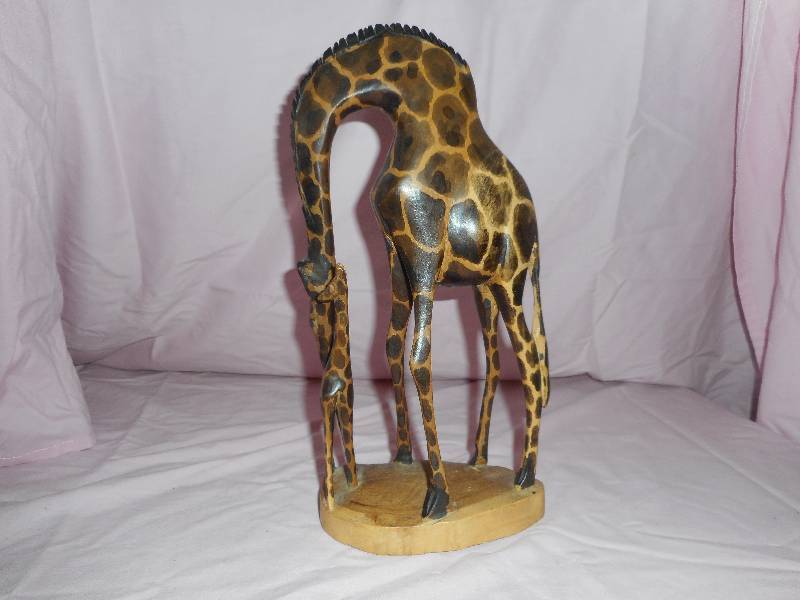 lot 6 image: Besmo Giraffe
