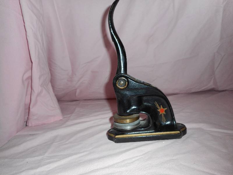 lot 7 image: Vintage Hennepin County Notary Seal Stamper