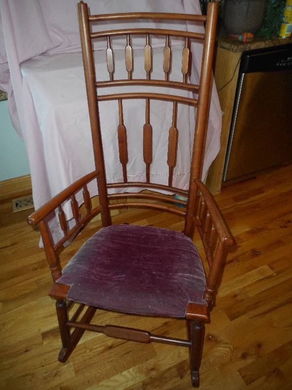 lot 12 image: Rocking Chair