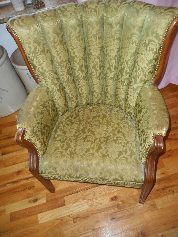 lot 17 image: Antique