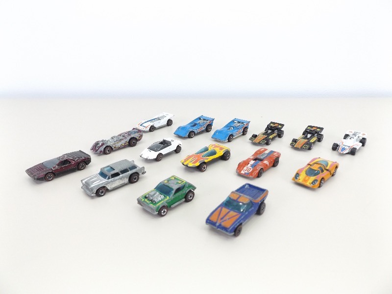 lot 4 image: Lot of 15 Authentic Redline Hot Wheels