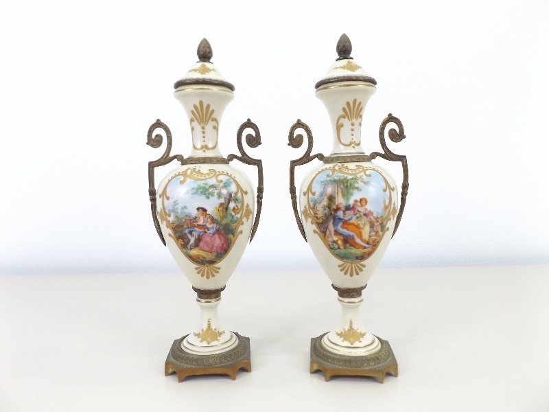 lot 22 image: 2 Antique HJB Hand Painted France Urns