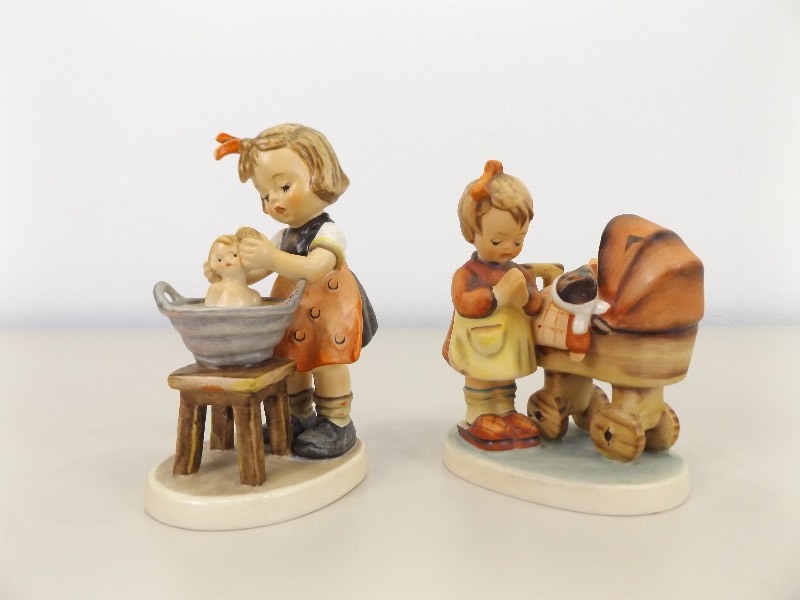 lot 23 image: 2 Vintage Goebel Hummel Figurines #s 67 Doll Mother and 319 Doll Bath