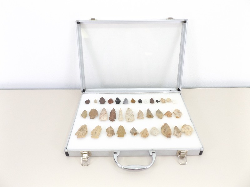 lot 35 image: Collection of 35 Authentic Antique Stone Arrowheads in Display Case