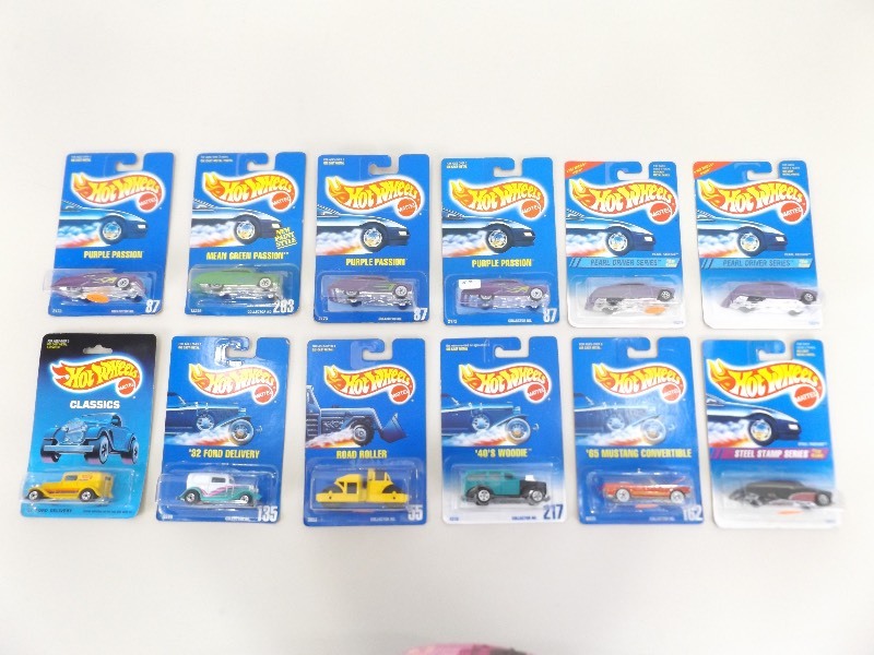 lot 36 image: Lot of Early 90s Hot Wheels