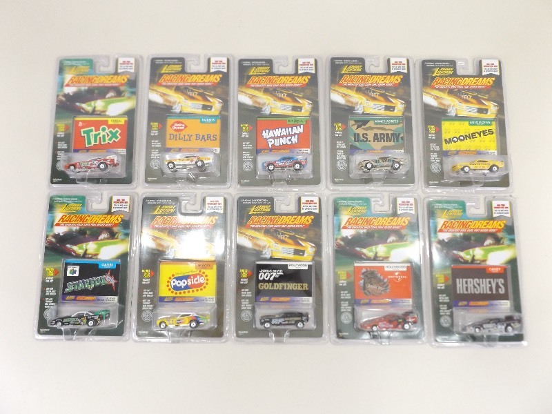 lot 39 image: Lot of Johnny Lightning Racing Dreams