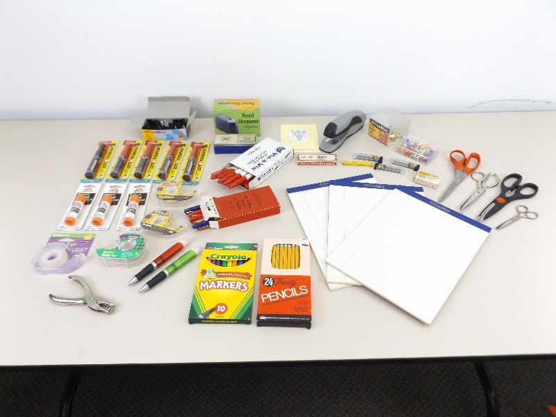 lot 49 image: Lot of Various Office Supplies