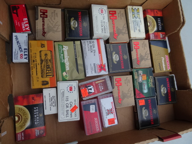 lot 20 image: Misc Empty Vintage Shot Gun Shell Boxes