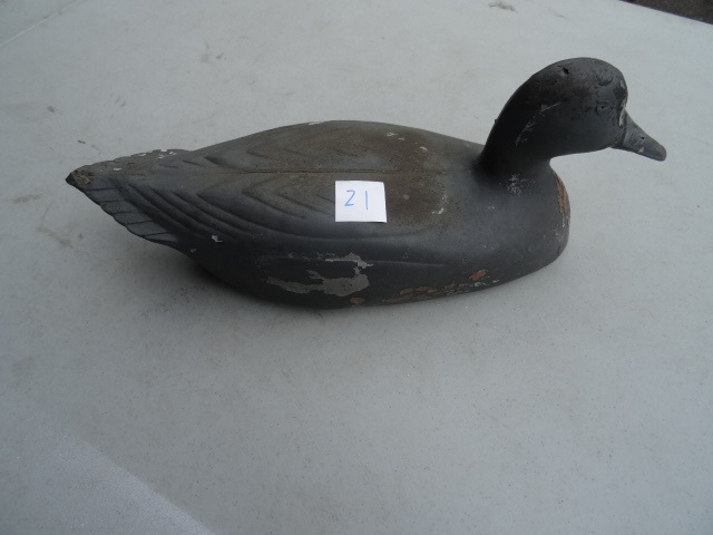 lot 21 image: Vintage Concrete Filled Duck