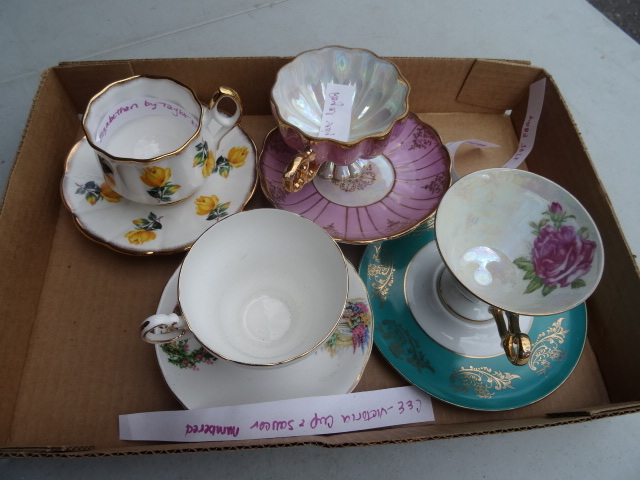 lot 27 image: Misc Tea Cups and Saucers.