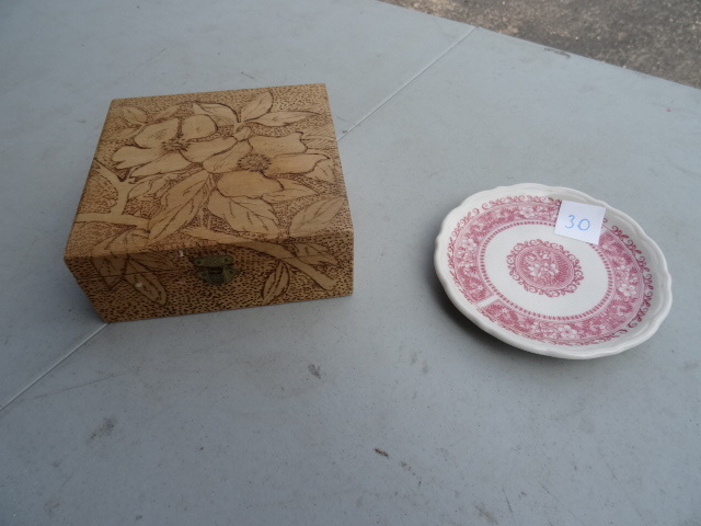 lot 30 image: Vintage Syracuse China Saucer