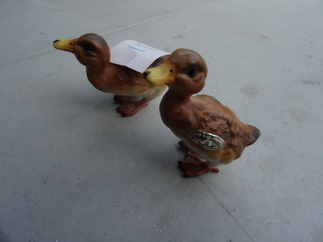 lot 31 image: 2 Vintage Geese, George Imports