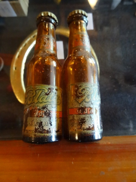 lot 51 image: Blatz Vintage Salt And Pepper Shakers