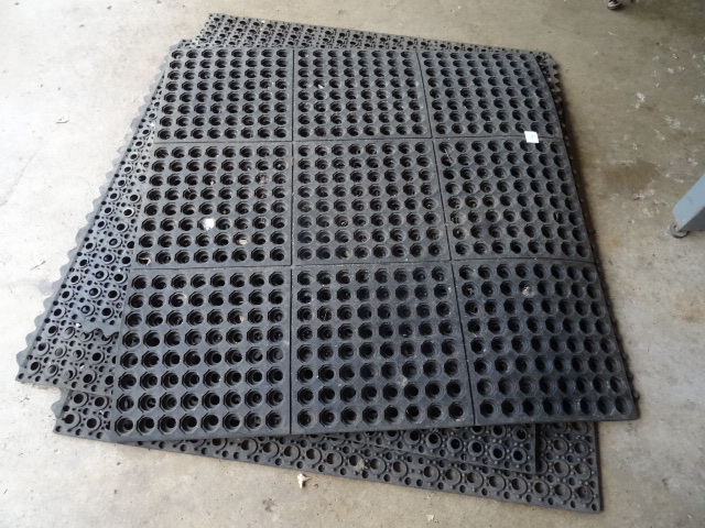 lot 78 image: Misc fatigue mats