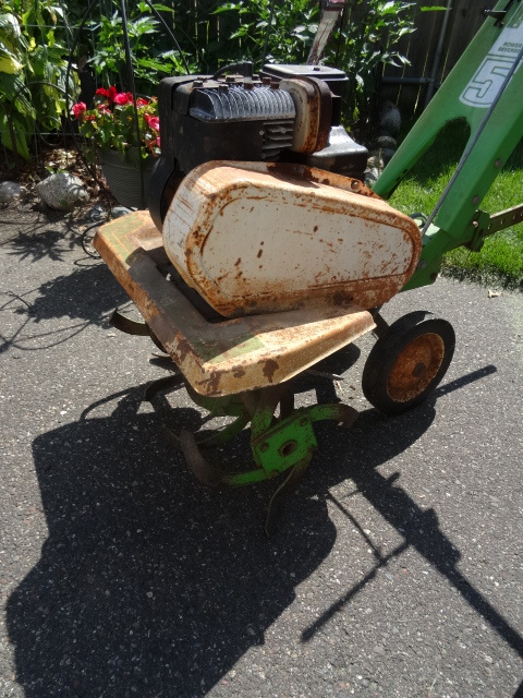 lot 84 image: Greenbrier Tiller 5 HP Briggs And Stratton