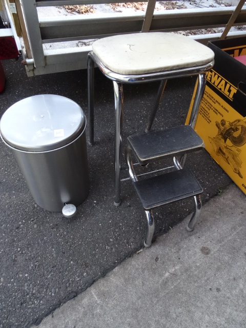lot 105 image: Foot Stool Metal, Garbage Can