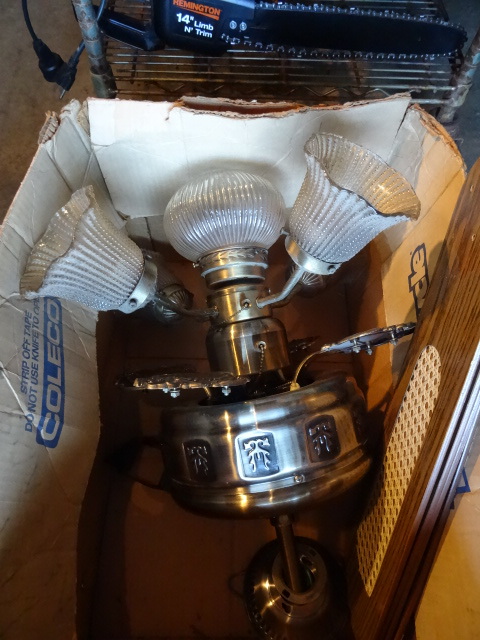 lot 112 image: Ceiling Fan, Light