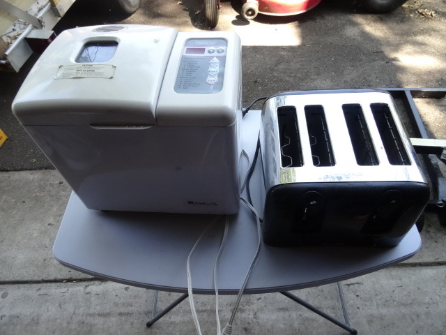 lot 114 image: Kitchen Pro Bread Maker And Proctor Silex