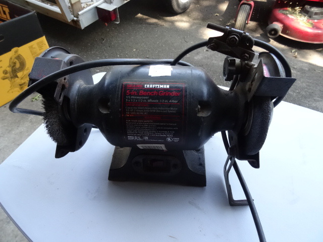 lot 133 image: Craftsman 5 Bench Grinder  Works
