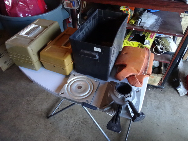 lot 149 image: Battery Box, Childs Swim Vest,