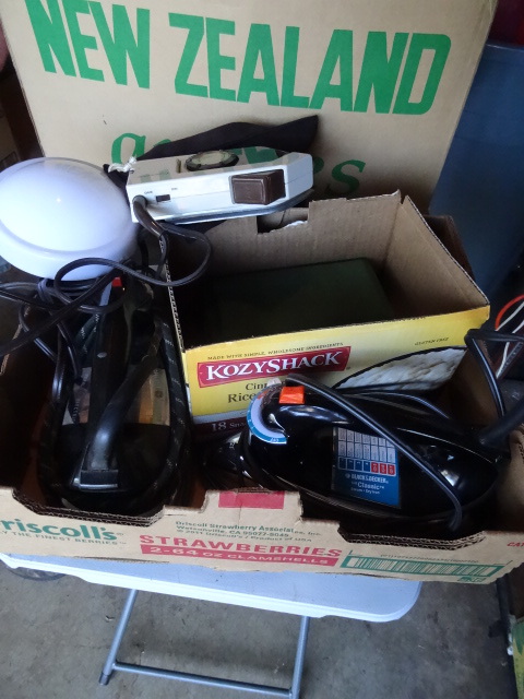 lot 178 image: Misc Irons Singer Sewing All Accessories