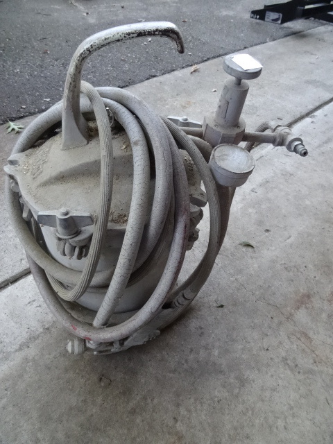 lot 200 image: Pressure Pot Paint Sprayer