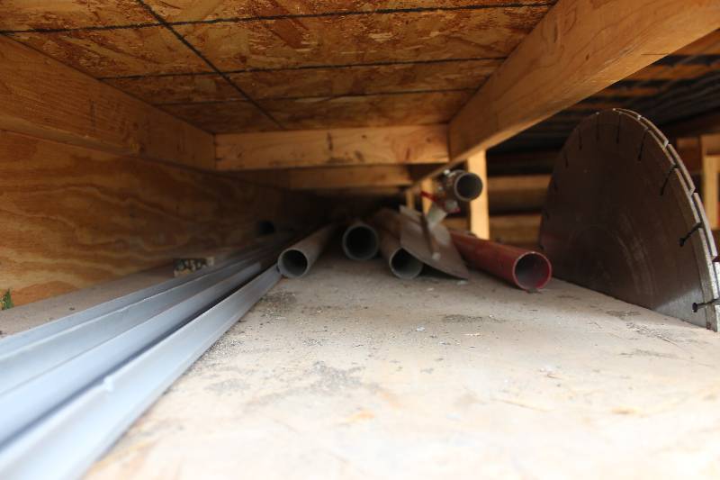 lot 37 image: Concrete Tools, Aluminum Extension Poles, And More