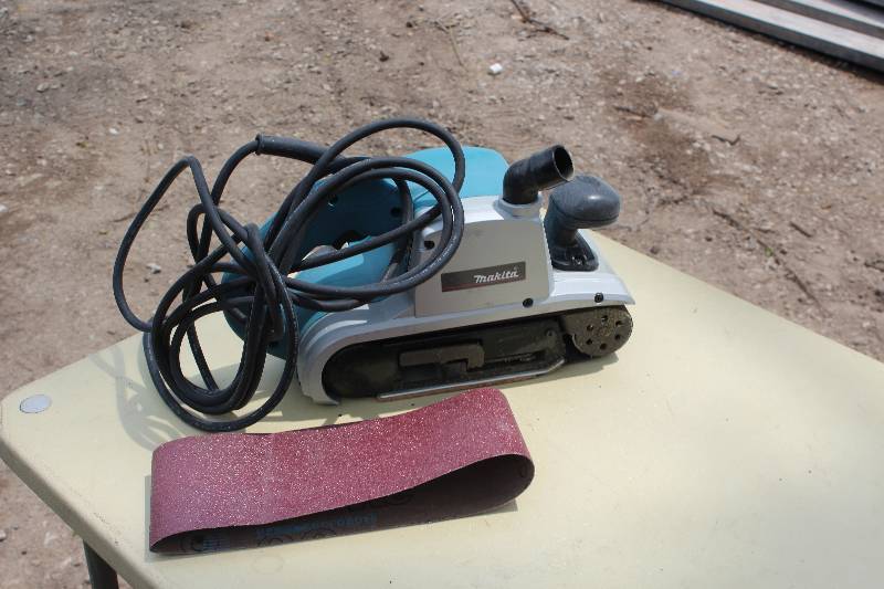 lot 64 image: Makita 4x24in. Belt Sander