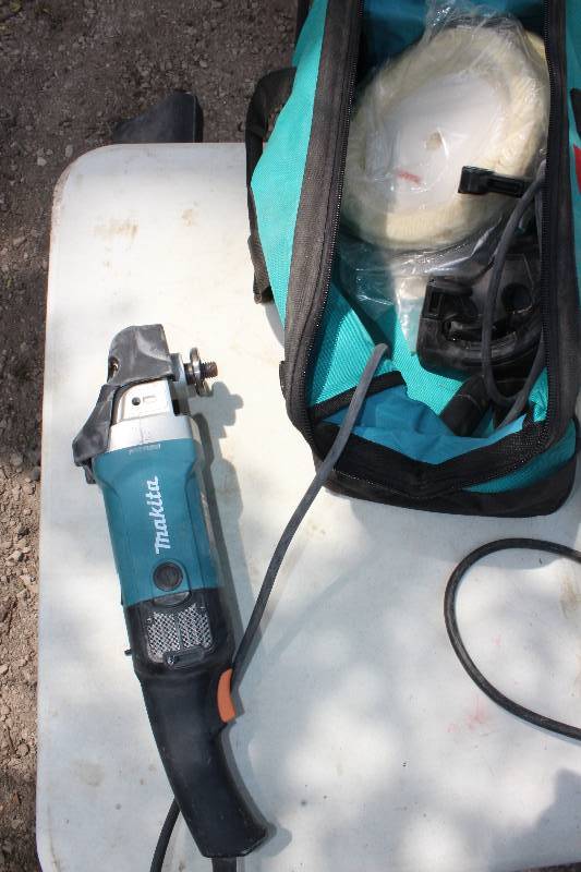 lot 88 image: Makita 7in. Rotary Polisher