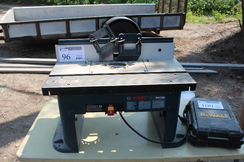 lot 96 image: Bosch Bench Top Router Table w Dust Collection