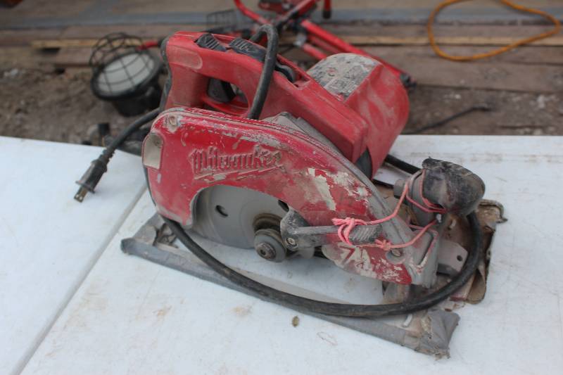 lot 111 image: Milwaukee Tools 7.25in. Circular Saw