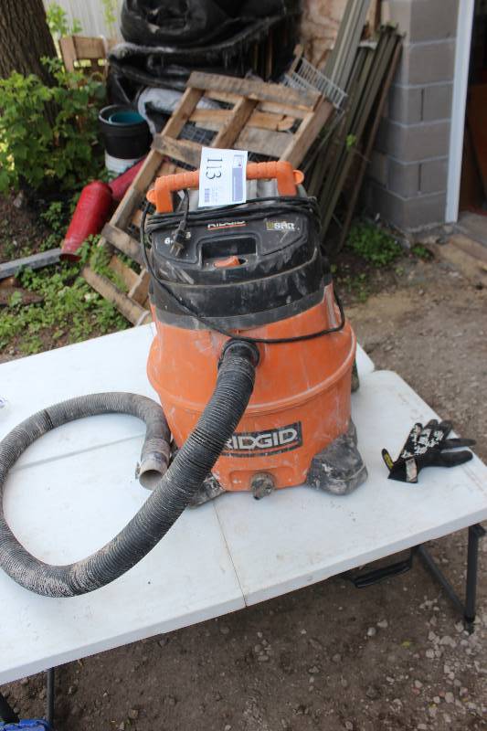 lot 113 image: Rigid Wet Dry Vac