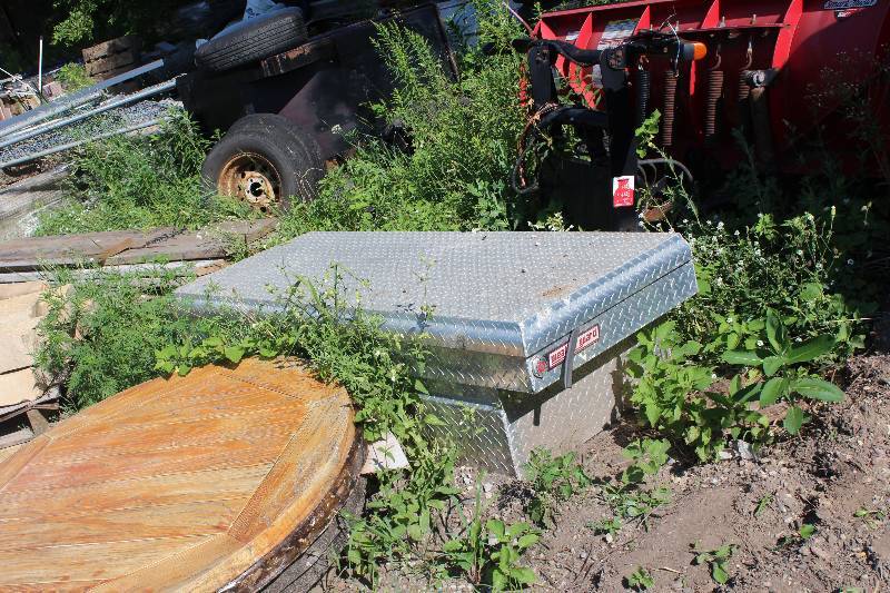 lot 13 image: Truck Box